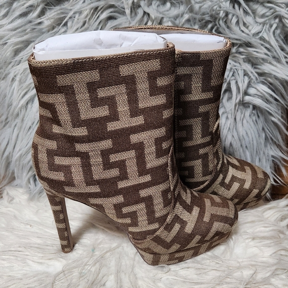 Shoe Dazzle/ Natasha Platform Booties - Picture 3 of 6